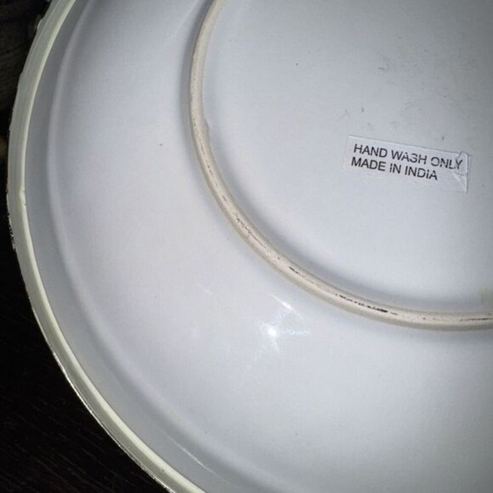 Set Of‎ Two White Ceramic Salad Trys With Wooden Handles And Chrome Rims. - Picture 14 of 14